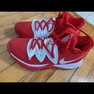 Nike Kyrie 5 sneakers size 7.5